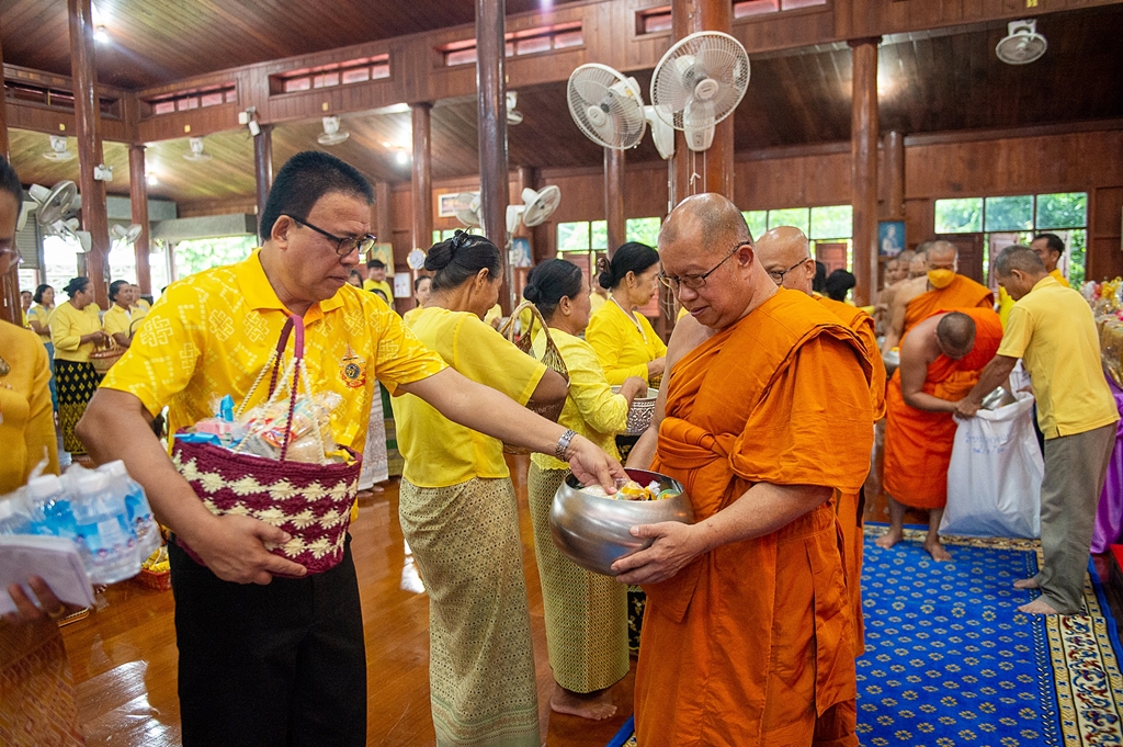 ตำบลหมอกจำแป่ ประกอบพิธีเจริญพระพุทธมนต์และเจริญจิตตภาวนาถวายเป็นพระราชกุศล เนื่องในโอกาสวันเฉลิมพระชนมพรรษา
