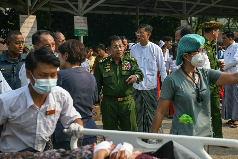 โรตีพร้อมช่วยซับน้ำตาหม่องหลังธรณีพิโรธหนัก