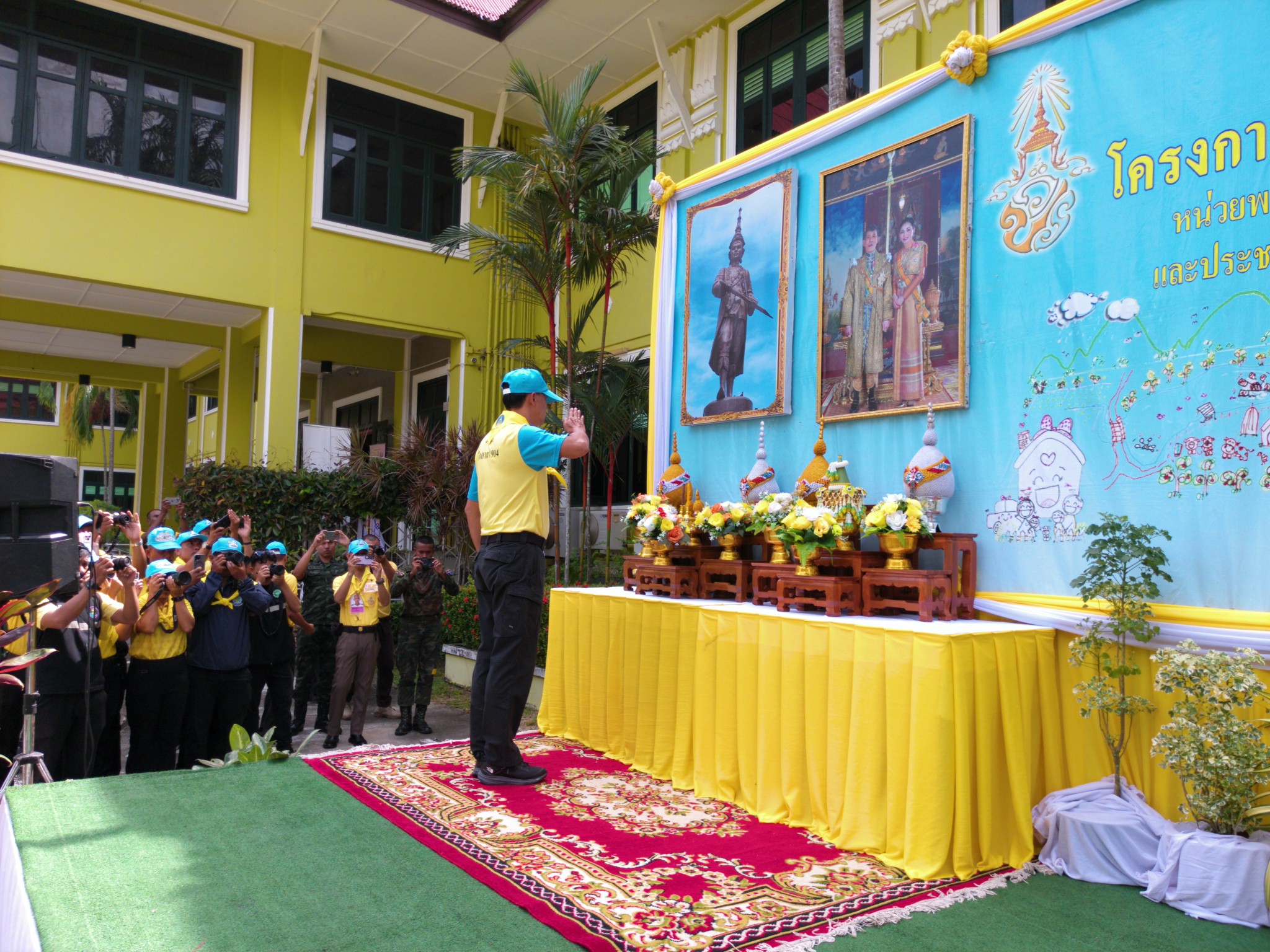 ผู้ว่าฯนราธิวาส นำจิตอาสาพระราชทาน 904 และประชาชนจิตอาสา ร่วมกิจกรรมจิตอาสาบำเพ็ญสาธารณะประโยชน์ 