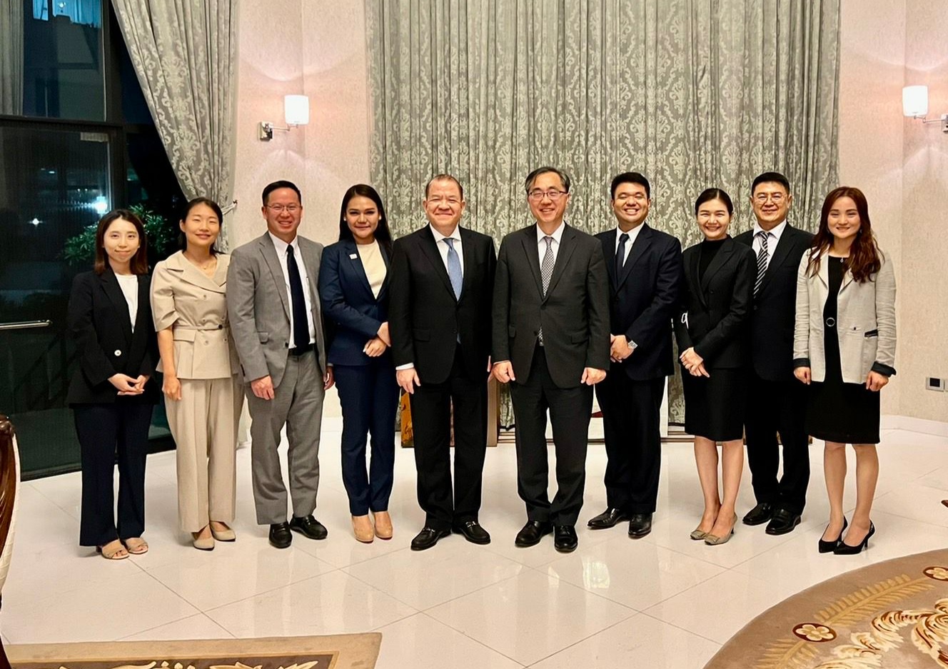 "พิชัย" หอบทีมเศรษฐกิจ พท. พบทูตเกาหลีแลกเปลี่ยน-ศึกษา Softpower ส่งเสริมการค้าหลังการเลือกตั้ง 