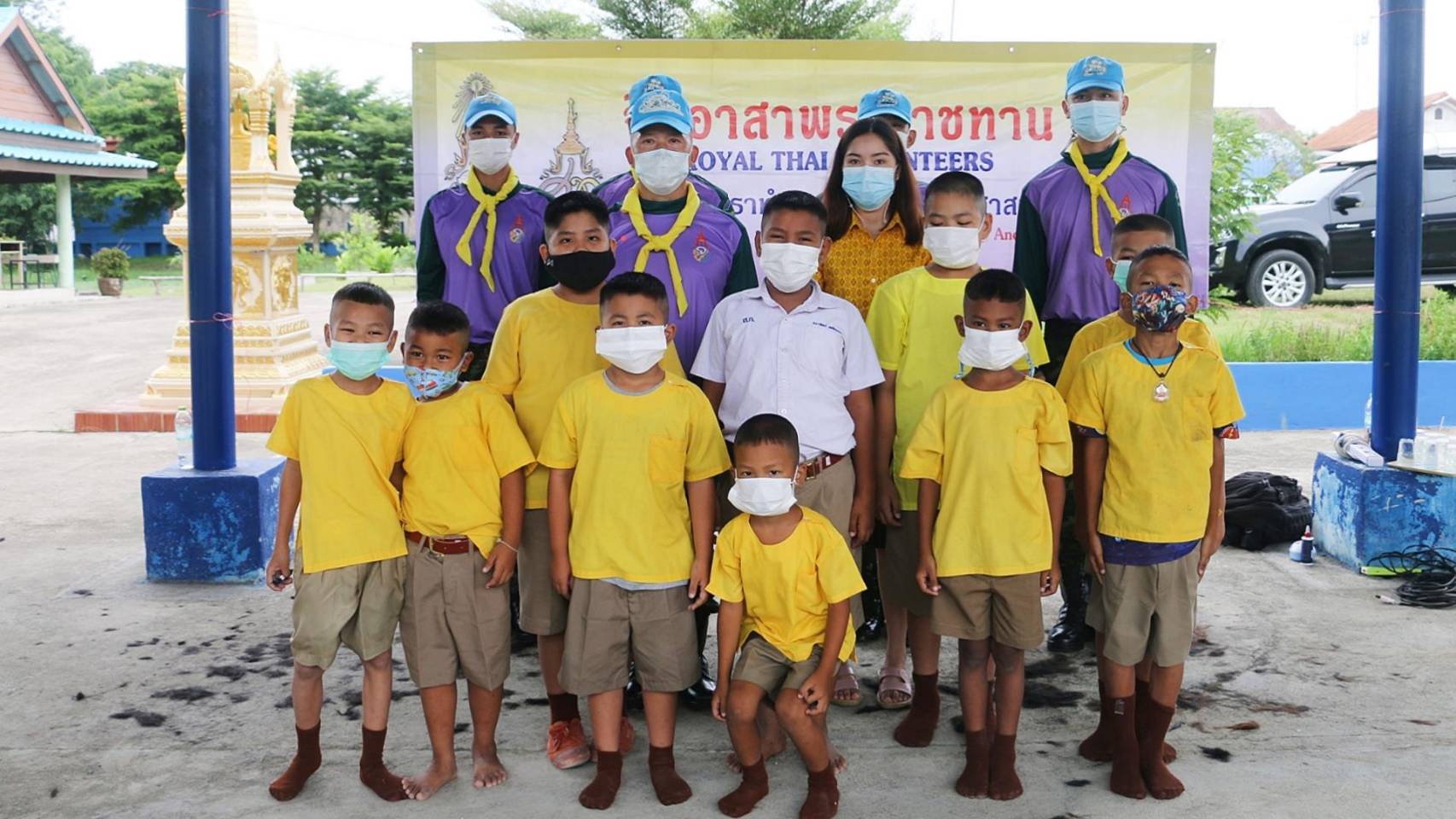 กรมรบพิเศษที่ 3 รักษาพระองค์ จัดกำลังพลจิตอาสา “Army Barber Delivery” เสริมหล่อให้น้อง