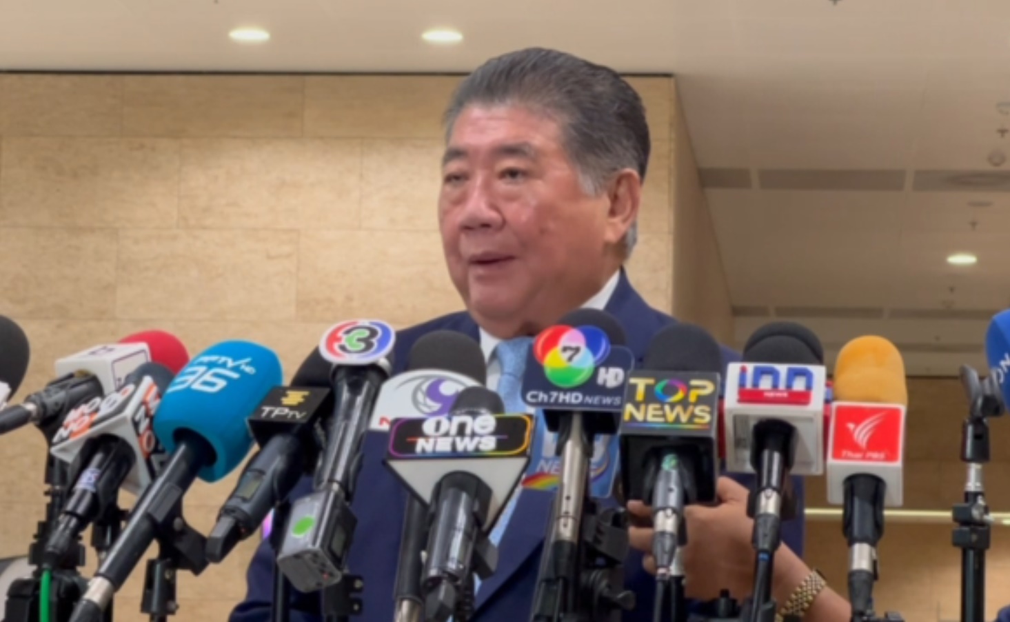 “ภูมิธรรม”สั่งมท.เร่งศึกษาปมให้ต่างชาติถือกรรมสิทธิห้องชุด 75 %