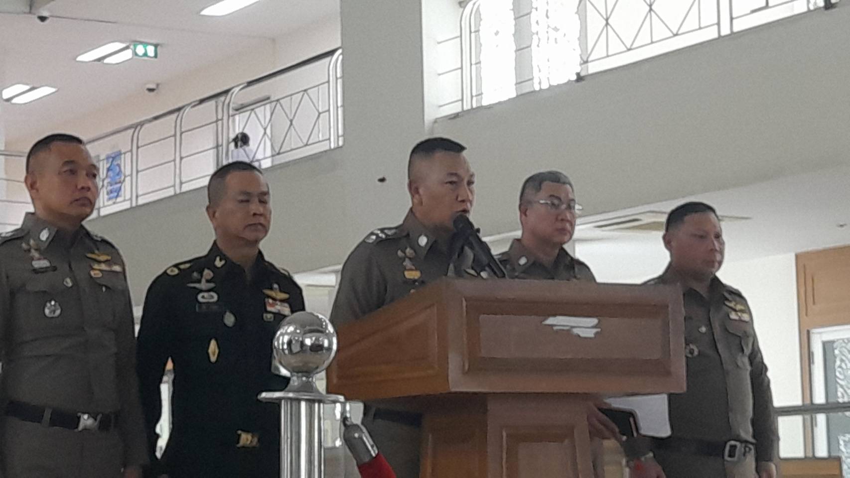 'พล.ต.อ. กิตติ์รัฐ พันธุ์เพ็ชร์'แสดงความเสียใจกับเหตุเพลิงไหม้รถบัสนักเรียน เร่งสอบสวนพยานและตรวจสอบสาเหตุที่เกิดขึ้น  