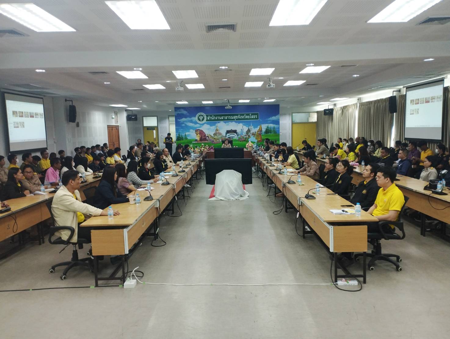 สำนักงานประชาสัมพันธ์จังหวัดยโสธร  เดินหน้าเสริมทักษะแลกเปลี่ยนเรียนรู้การถ่ายภาพและการผลิตสื่อ TIKTOKช่างภาพ75หน่วยงาน