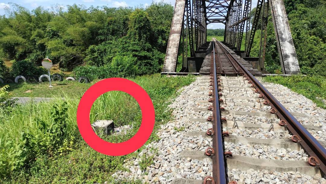 กู้ระทึกสายไฟโผล่ริมรางรถไฟสายหาดใหญ่-ปาดังเบซาร์ใกล้จุดเดิมที่เกิดเหตุระเบิดรถไฟขบวนสินค้า