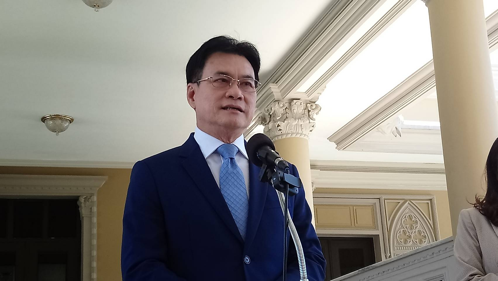 “จุรินทร์” ย้ำ "ปชป." ชัดเจน หนุนแก้รธน.ตั้งแต่ต้น ระบุ ไม่แตะหมวด 1-2 แต่ลดบทบาท "ส.ว."