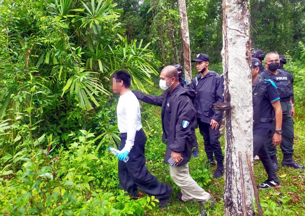 คืบหน้าหลังปิดล้อมตรวจค้นพื้นที่ อ.รามัน พบอุปกรณ์ผลิตระเบิดซุกซ่อนในสวนยาง