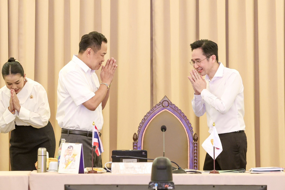 "อนุทิน"ประเดิมครม. ย้ำสัญญาสุภาพบุรุษ "เราคือทีมเดียวกัน" ทำงานไม่มีวันหยุด พร้อมลงพื้นที่ช่วยรมต. 