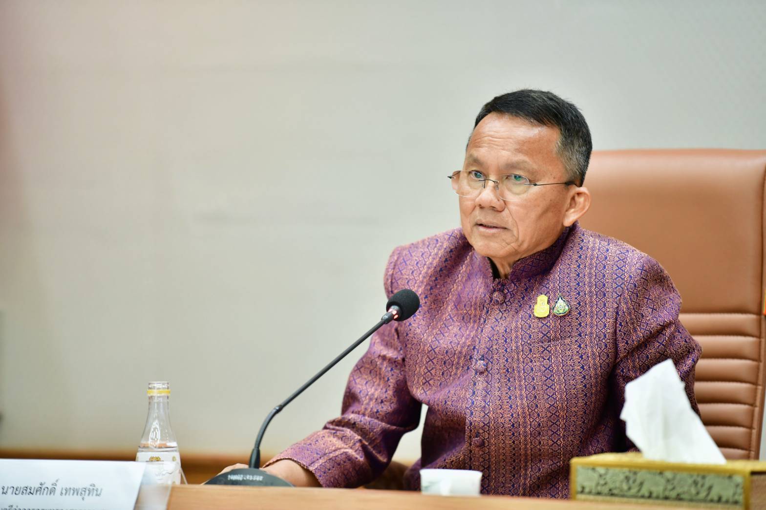 ‘สมศักดิ์’ เสียใจผู้เสียชีวิต-บาดเจ็บ เหตุเครื่องบิน’สิงคโปร์แอร์ไลน์’ลงจอดฉุกเฉิน พร้อมสั่งสธ.ช่วยเหลือเต็มที่