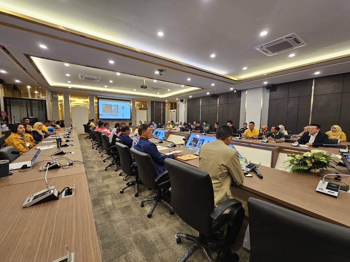 นราธิวาสจัดสัมมนา FSC  เกษตรกรยางพาราไม่ทำไม่รอด 