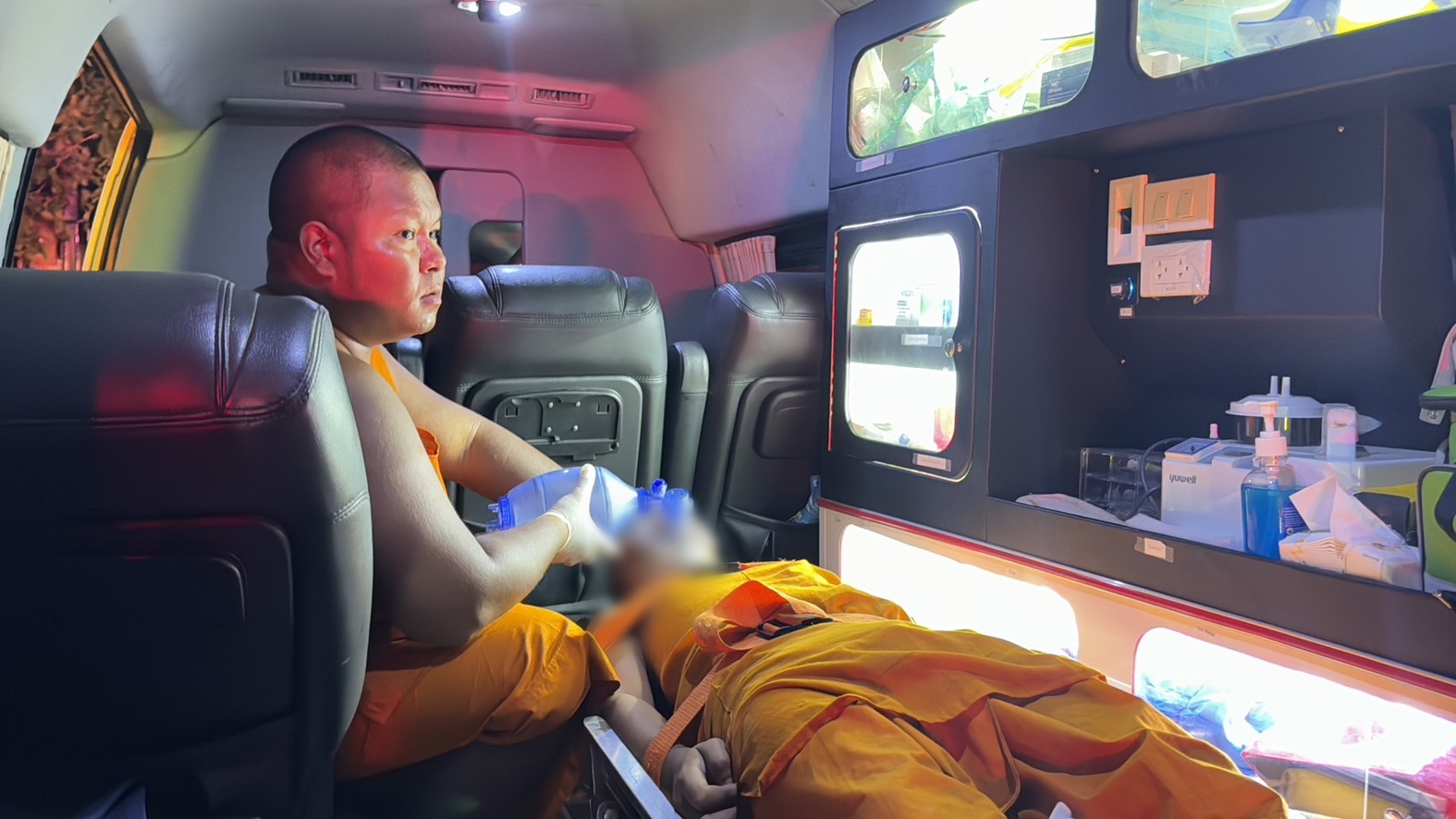 พระหนุ่มวัดศรีวารีน้อย ช่วยชีวิตสามเณรผูกคอจนกลับมามีชีพจร
