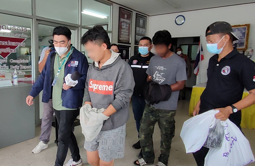 ด่วน!! ตำรวจรวบแล้ว 2 มือปืนประกบยิงหนุ่มคู่อริเหตุพูดไม่เข้าหู