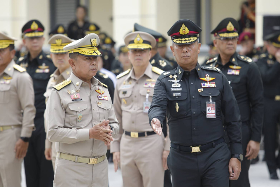 "ทบ." ขอ "บิ๊กดุลย์" เพิ่มงบฯความพร้อมรบ-รถเกราะล้อยาง ปืนใหญ่ M777 จรวดHimars ตั้ง "ศูนย์สงครามUAV" 