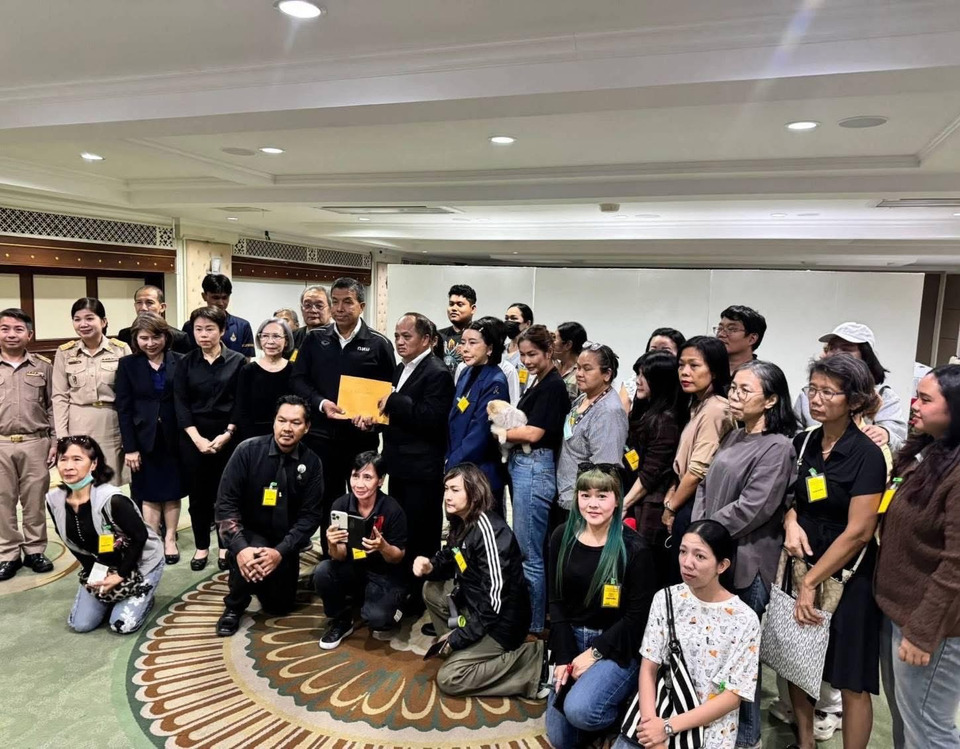 "ชัชชาติ" รับฟังกลุ่มรักษ์สัตว์ เล็งชงสภา กทม. เลื่อนบังคับใช้ข้อบัญญัติคุมเลี้ยงสัตว์ พร้อมรุกบริการทำหมัน-ฝังชิปฟรีถึงบ้าน
