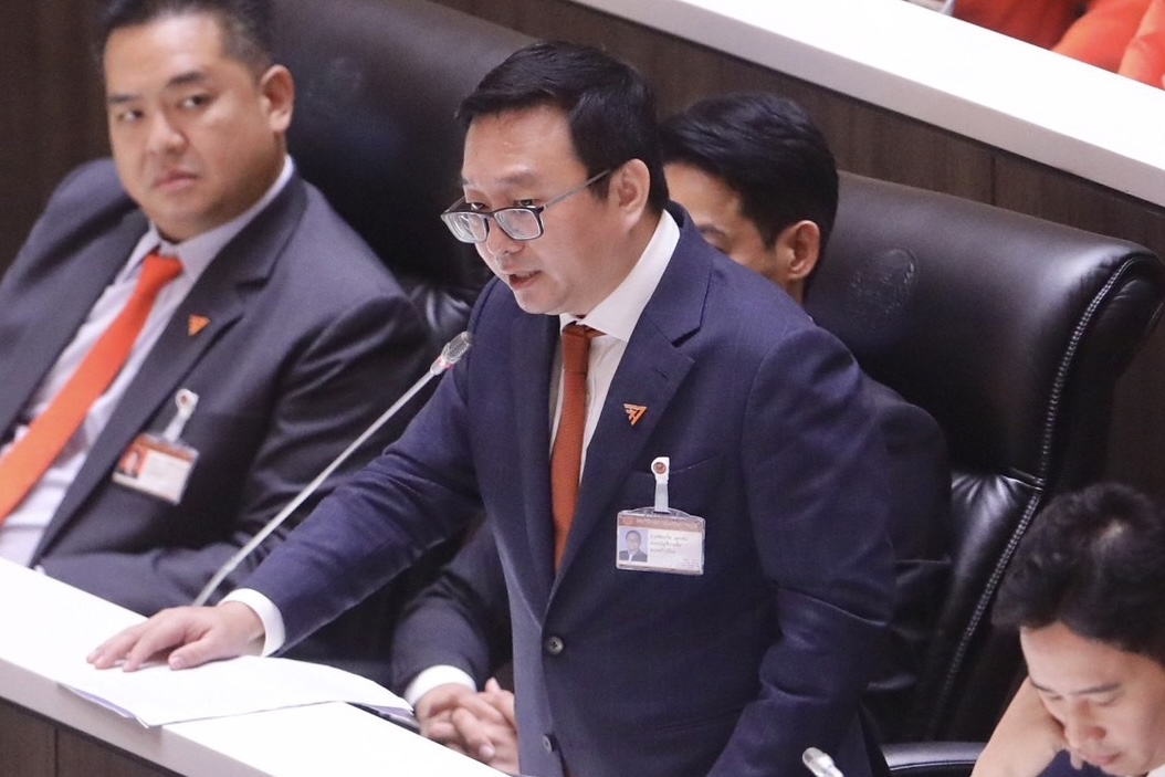 “ชัยธวัช” รับแรงกดดัน-แจกกล้วยโค้งสุดท้ายทำ ส.ว.กลับลำไม่โหวต “พิธา” เตรียมยื่นแก้ ม.272 “ปิดสวิตช์” ลุยขอเสียงหนุนเพิ่ม