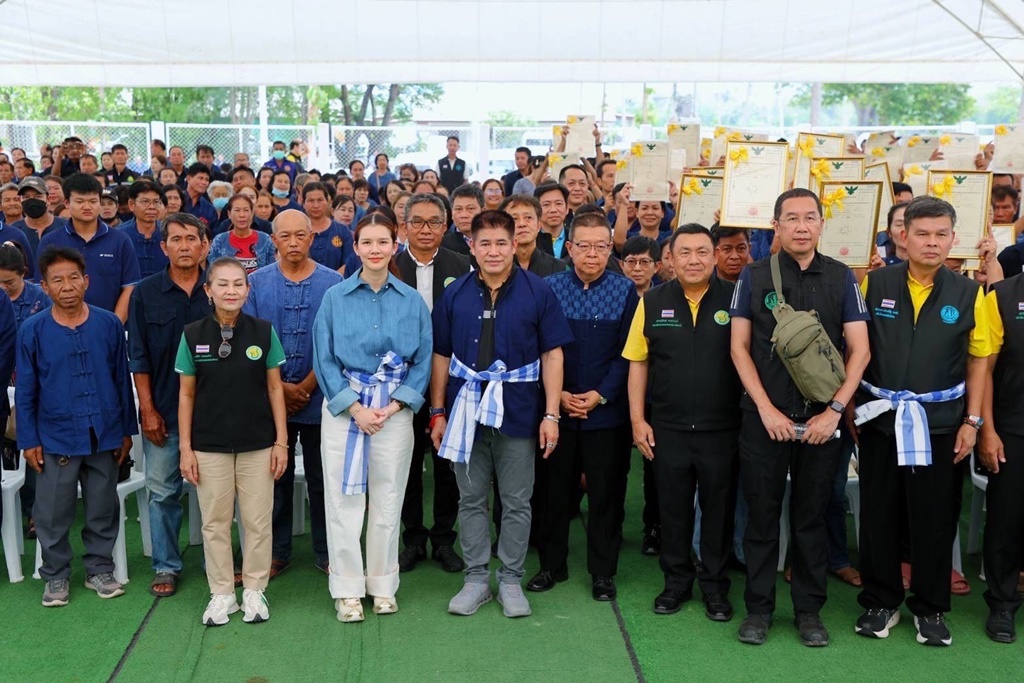 "รมว.ธรรมนัส" เดินสายรับฟังปัญหาภัยแล้ง และความเดือดร้อนของชาวแพร่
