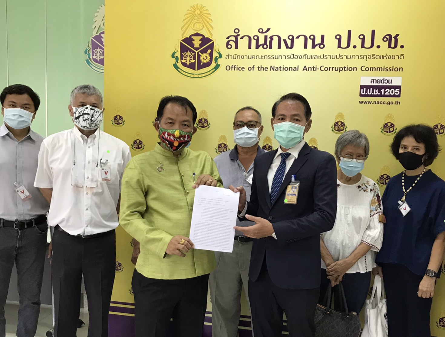 'ศรีสุวรรณ' นำชาวงามวงศ์วาน 59 บุก ป.ป.ช.เอาผิดอธิบดีกรมธนารักษ์