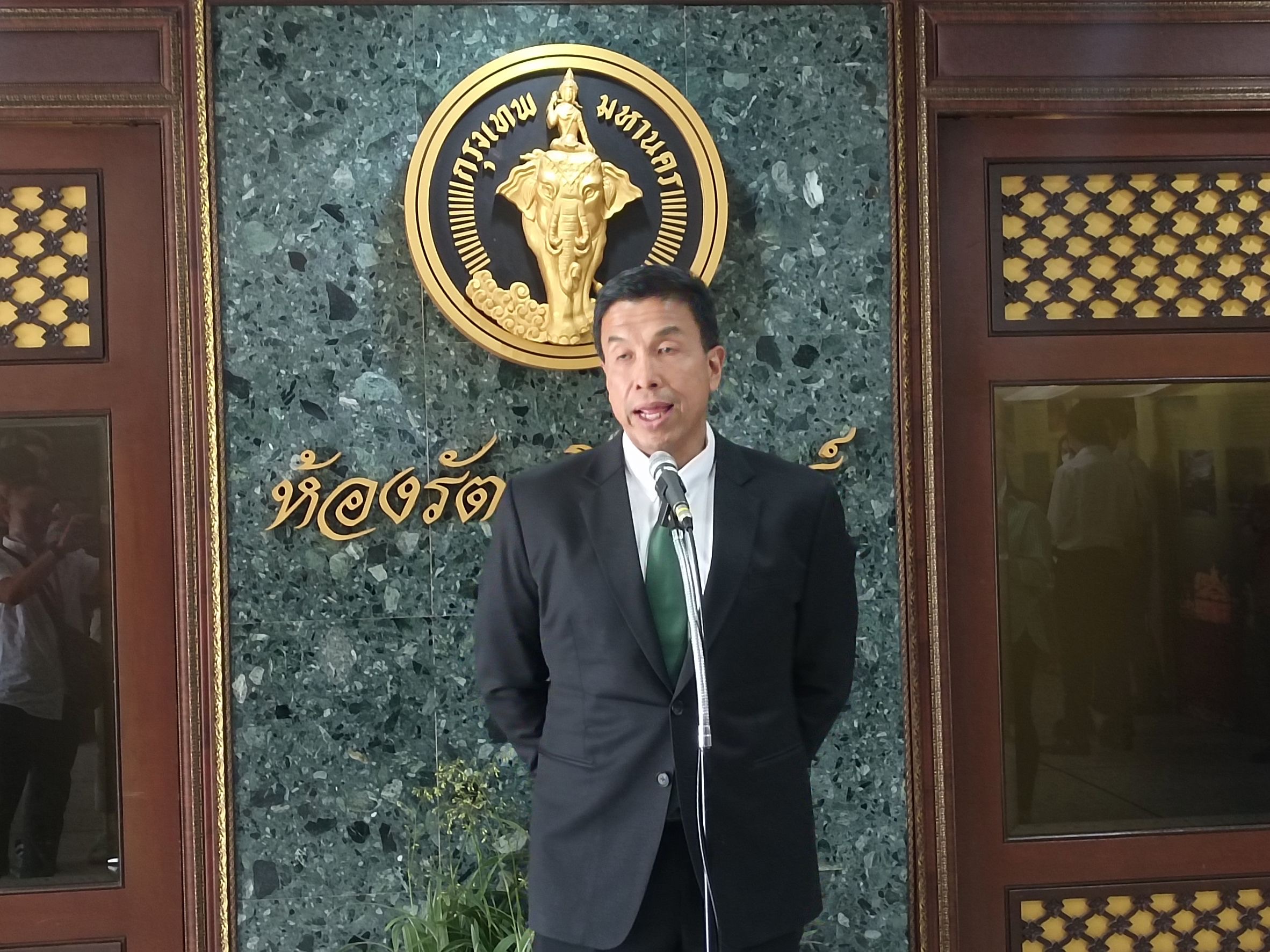 “ชัชชาติ” ปัดเลิกจ้างราชทัณฑ์ลอกท่อ ไม่เกี่ยวราคาแพง แต่มีแผนจำเป็นเร่งด่วนหาเอกชนมาช่วย