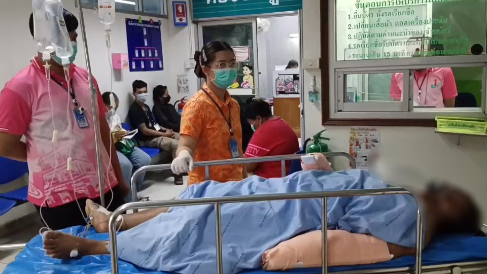 สาววัย 40 ถูกสุนัขพันธุ์ดุที่เลี้ยงเองกัดแขนเหวอะ อาการสาหัส! พ่อเผยเคยกัดเจ้าอาวาสมาแล้ว