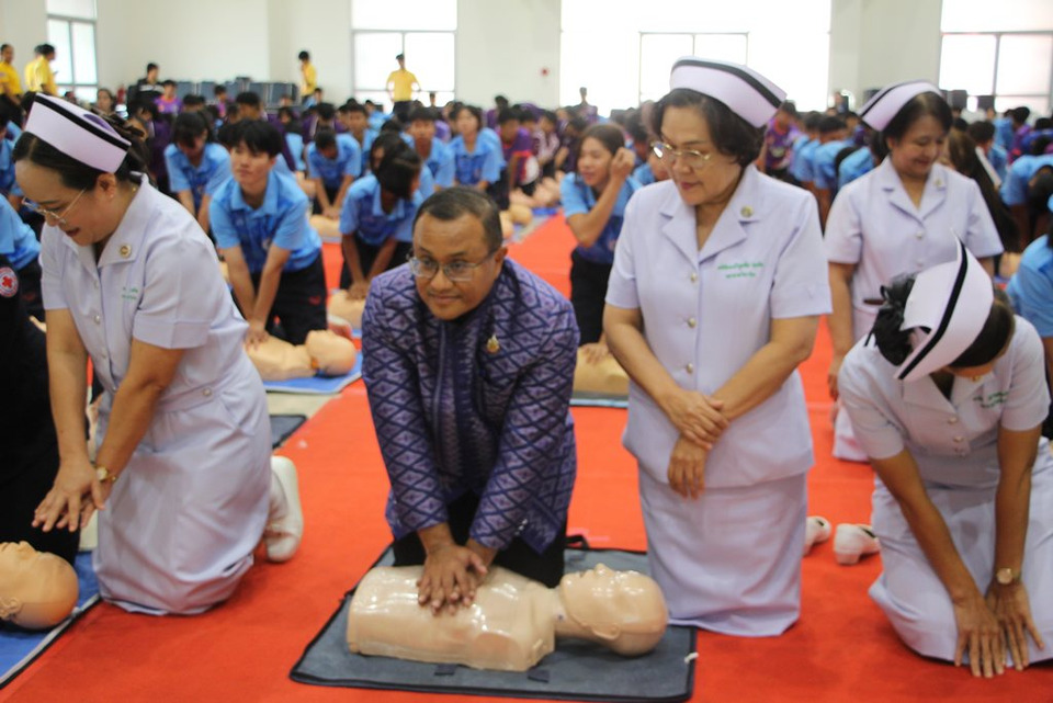 ร้อยเอ็ด Click Off ฝึก CPR เทิดพระเกียรติ “รอยพระยุคลบาท 125 ปี สมเด็จย่า นำทางสุขภาพไทย”