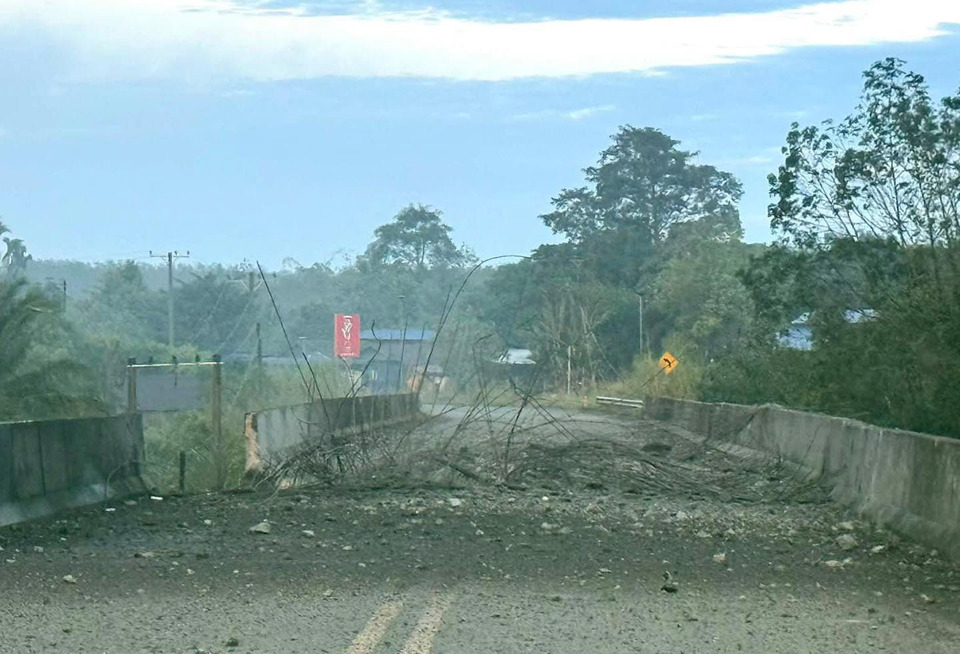 เดือดแต่เช้า! F-16 กองทัพอากาศไทยโจมตีสะพาน “จัยจุมเนี้ยะ” ในกัมพูชา ตัดเส้นทางลำเลียงเสบียง