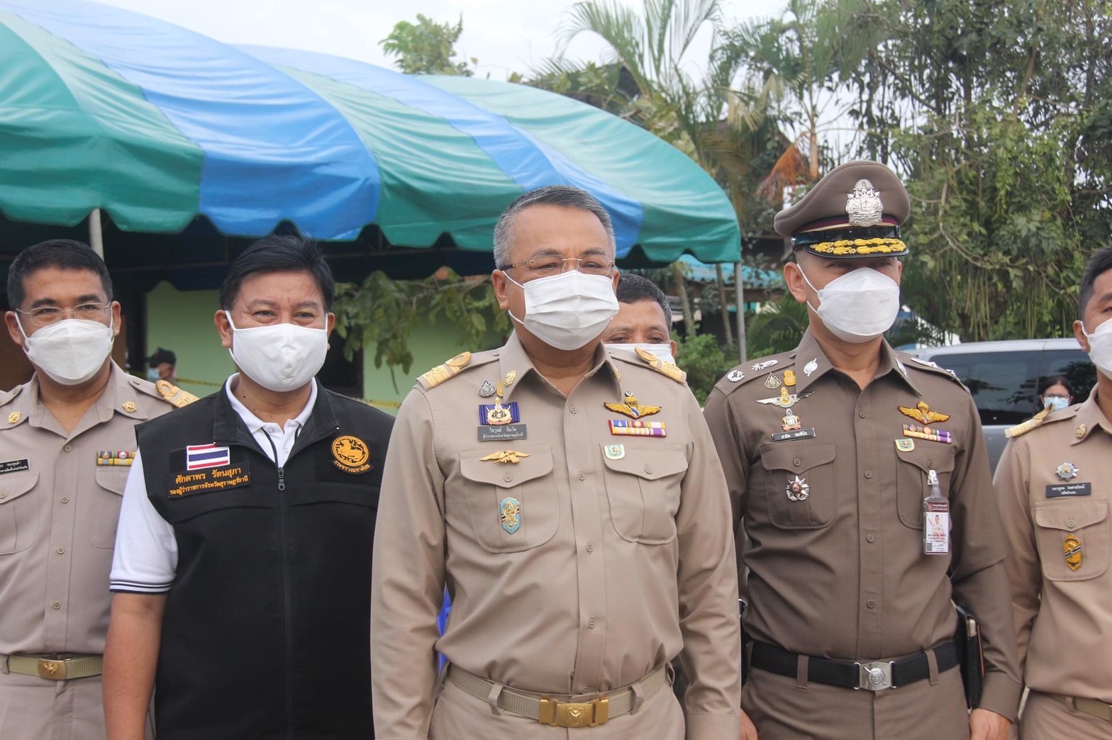 ผู้ว่าฯสุราษฎร์ธานี ลงพื้นที่ตรวจเยี่ยมหน่วยเลือกตั้งอบต.  บรรยากาศช่วงเช้าปชช.ออกมาใช้สิทธิค่อนข้างบางตา