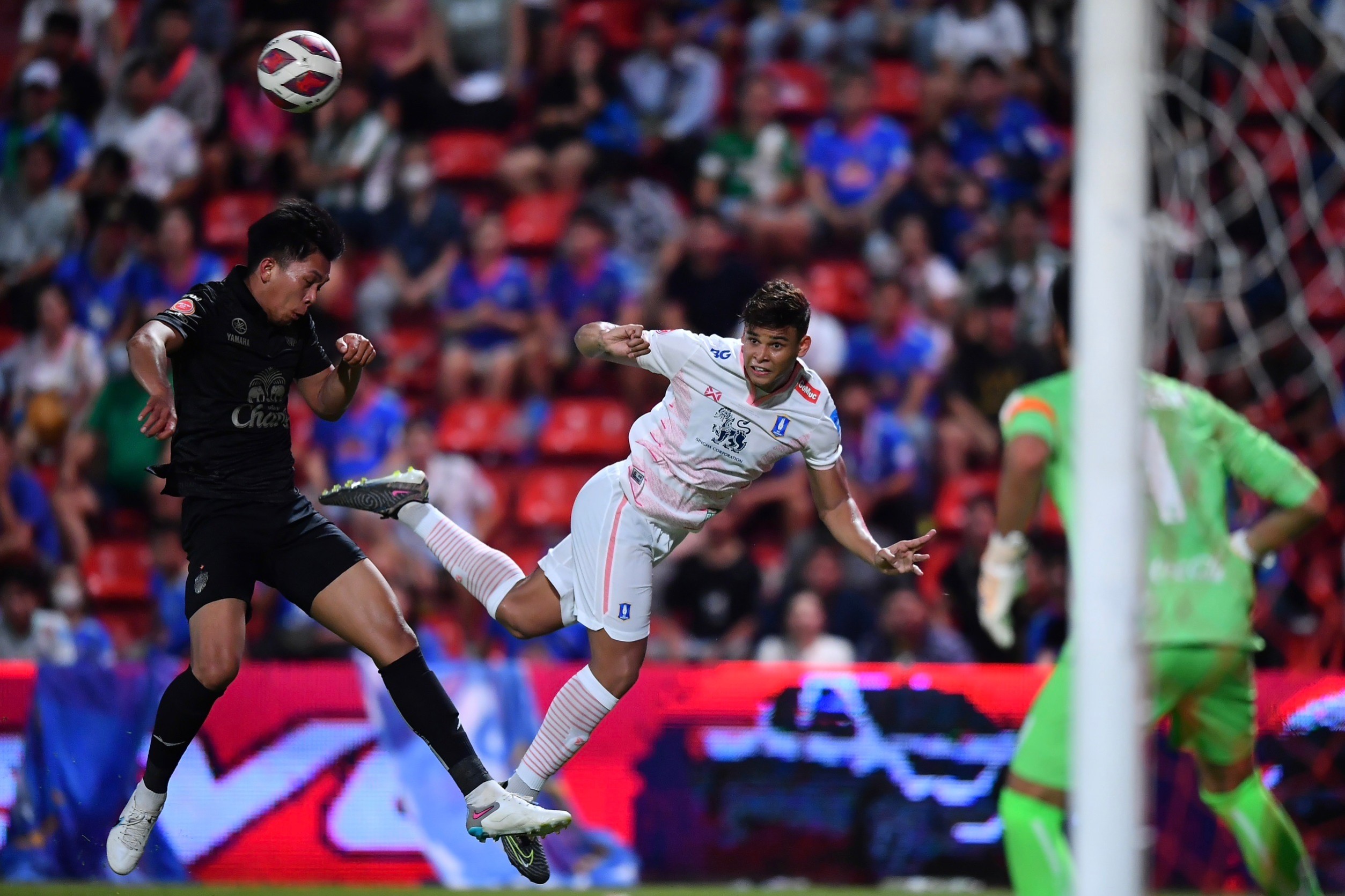 "ปราสาทสายฟ้า" สอย "เดอะแรบบิท" 2-0 ขึ้นบัลลังก์แชมป์รีโว่ คัพ สมัยที่ 7