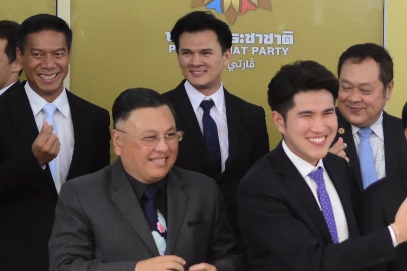 “ปิติพงศ์” ฝากถึงขรก. หากทำงานดี ไม่ต้องกลัวรัฐบาลใหม่ จี้ “กกต.” อย่าถ่วงเวลา มั่นใจ “พิธา” คุณสมบัติครบ