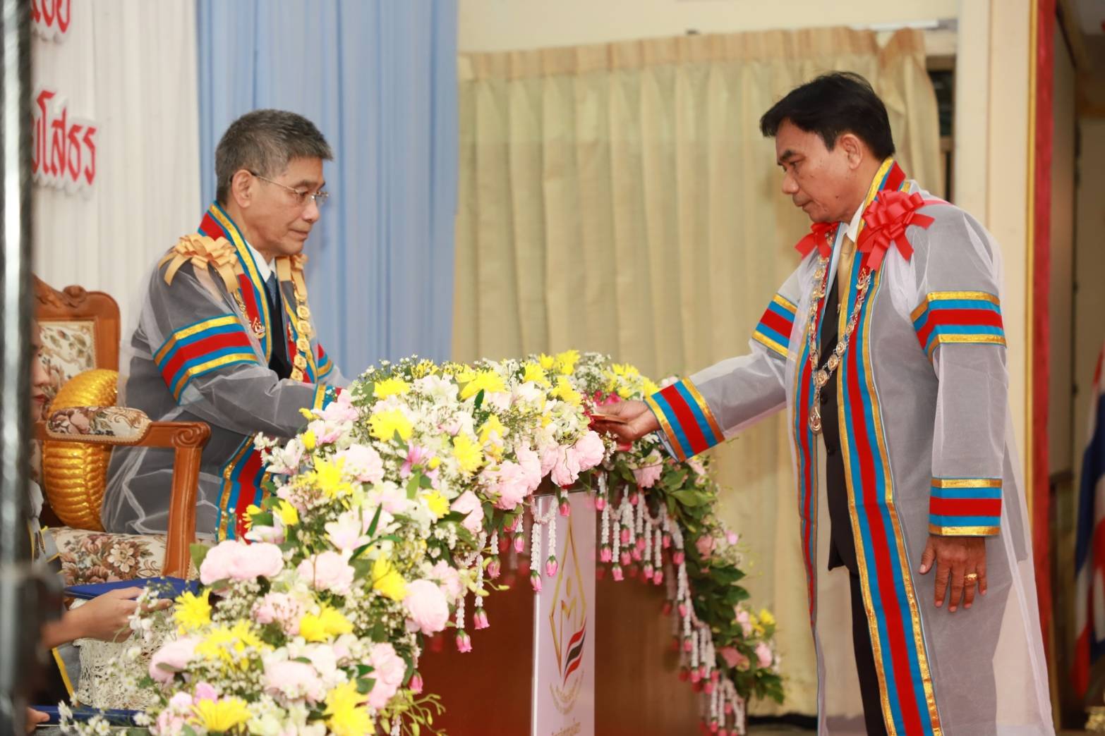 องคมนตรี เป็นประธานในพิธีประสาทอนุปริญญาบัตรแด่ผู้สำเร็จการศึกษา จากวิทยาลัยชุมชนยโสธร 