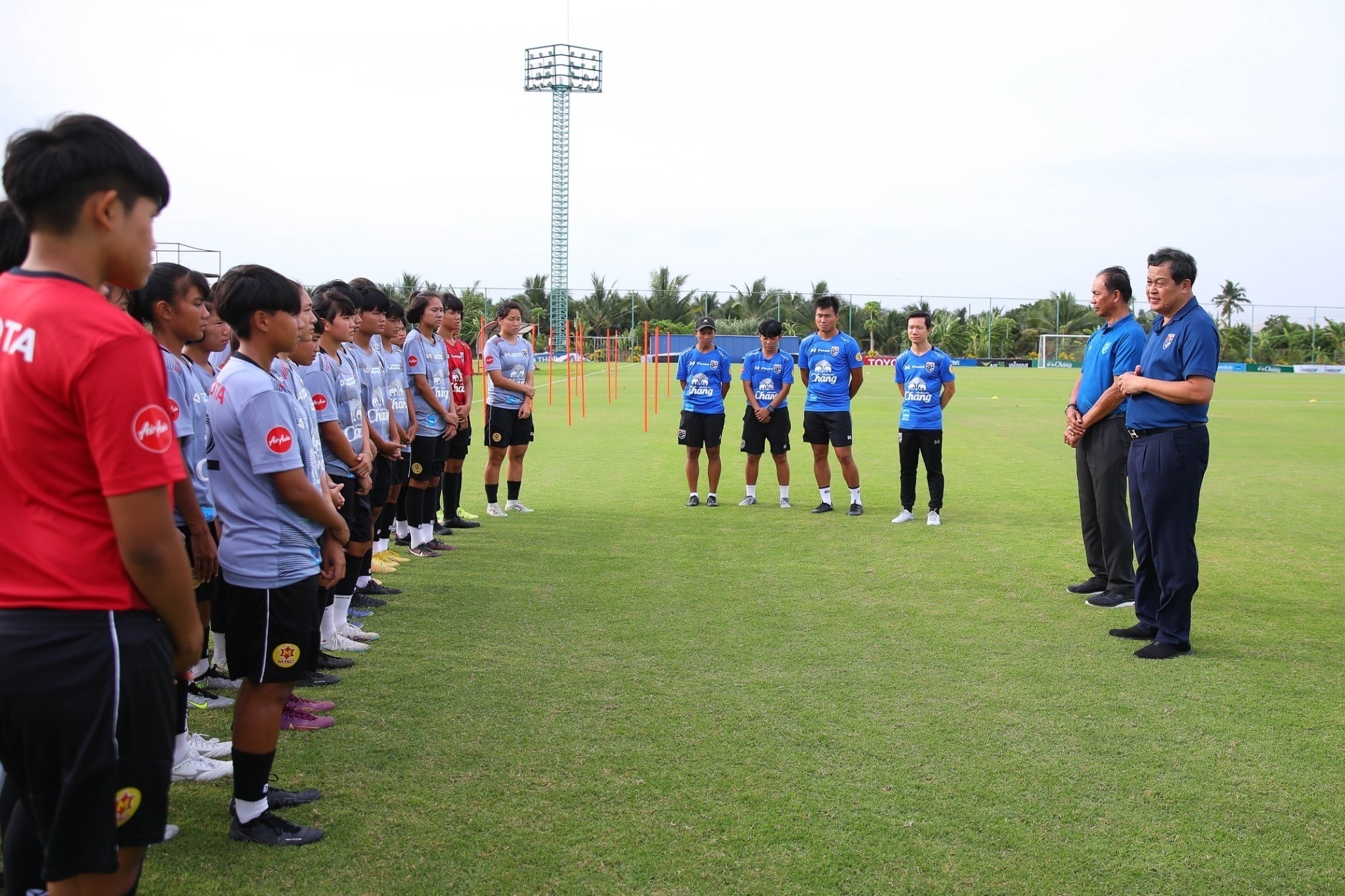 "ยุทธนา" กำชับ "ฟุตบอลหญิงทีมชาติไทยยู19" ห้ามประมาท "เมียนมา" AFF U19 นัดที่สอง กลุ่มซี