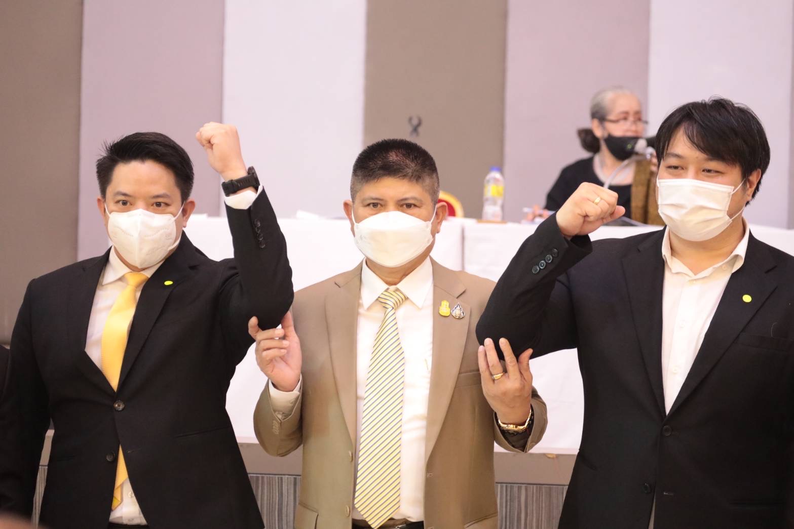 "แรมโบ้อีสาน" นำประชุมใหญ่ "รวมไทยสร้างชาติ" ไร้บิ๊กเซอร์ไพรส์