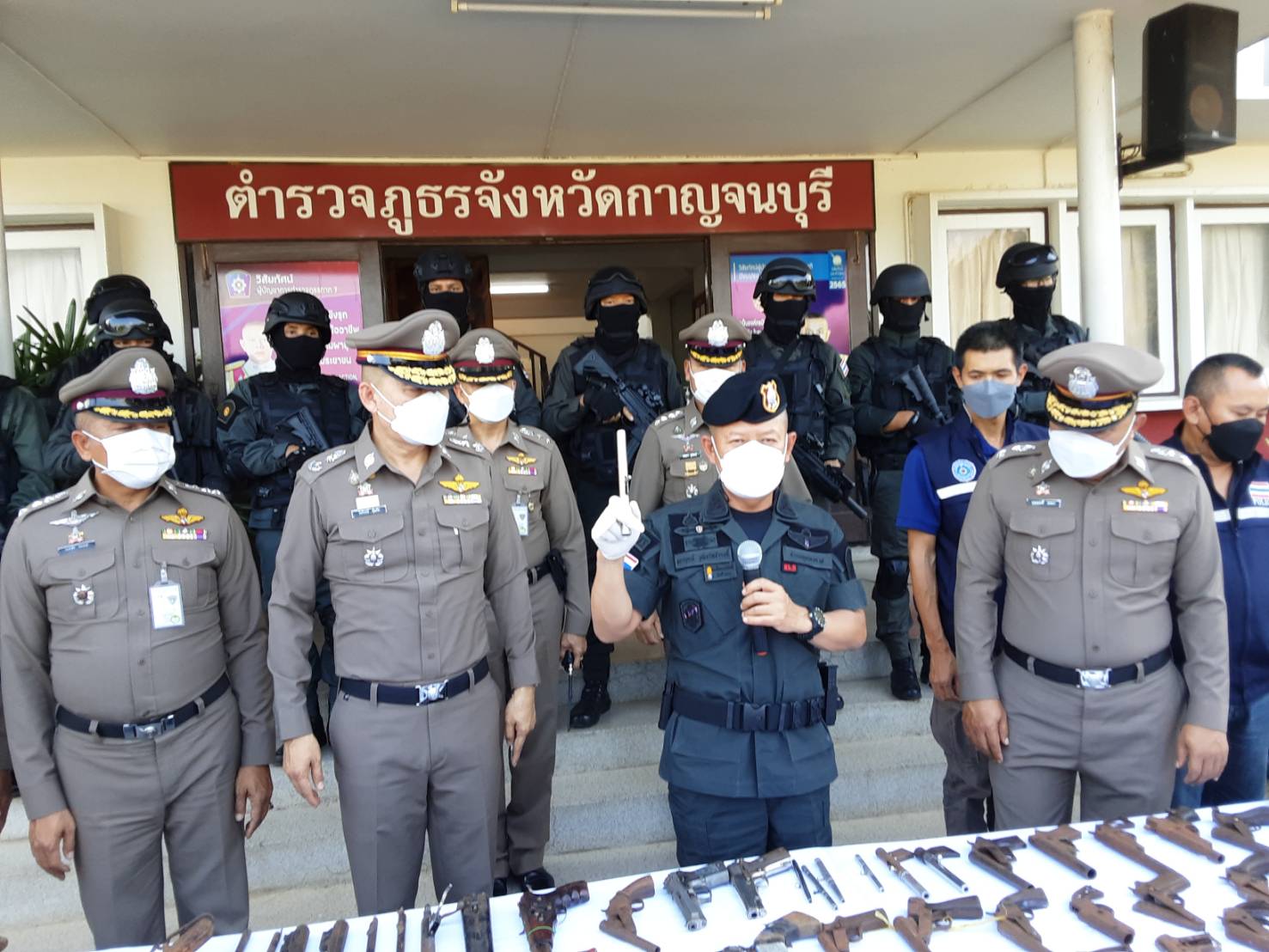 "บิ๊กโอ๋" ผบช.ภ.7 แถลง กก.สส.ภ. 7 ร่วมตร.กาญจน์  ทลายแหล่งผลิตอาวุธปืนขาย-ส่งรายใหญ่