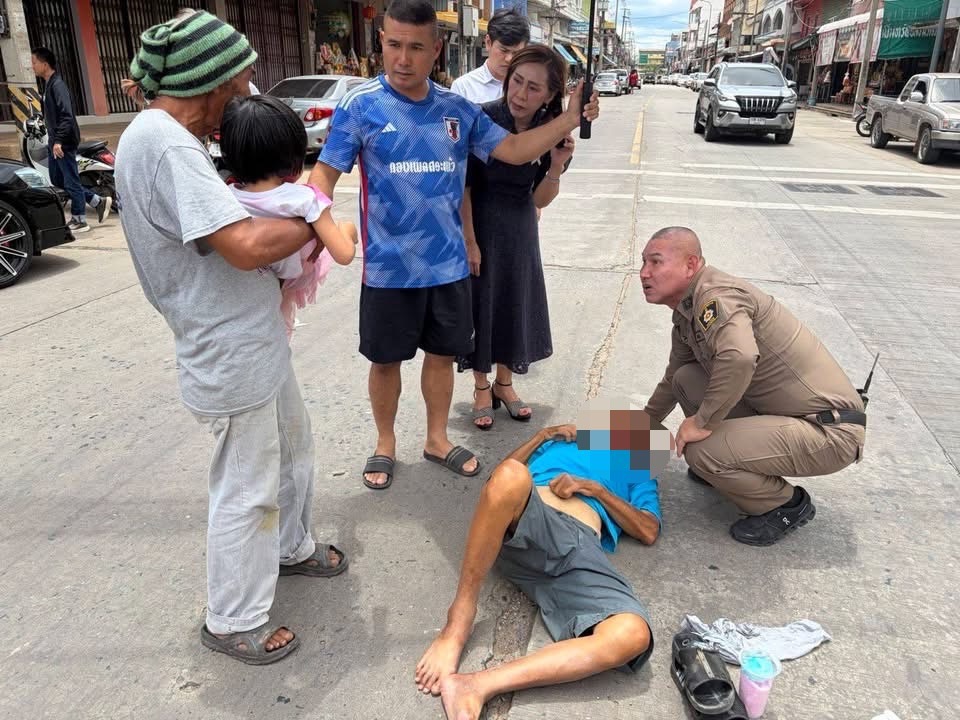 โซเชียลชื่นชม! ผกก.สภ.เมืองชัยภูมิ รีบช่วยชายวัย 70 ปี ประสบอุบัติเหตุกลางแยกไฟแดง ก่อนกู้ชีพเข้าถึง 