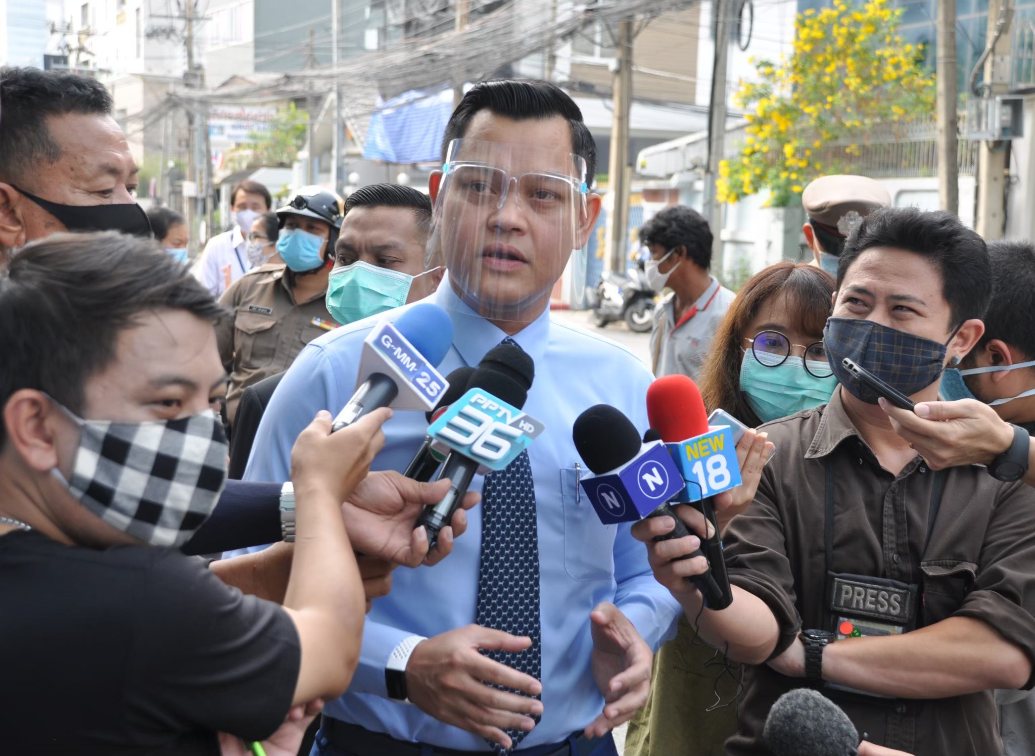 "ธนกร"แนะ"ธนาธร"กลับตัวกลับใจ ดูองคุลีมาลเป็นตัวอย่าง ขอให้คิดดีกับประเทศบ้าง