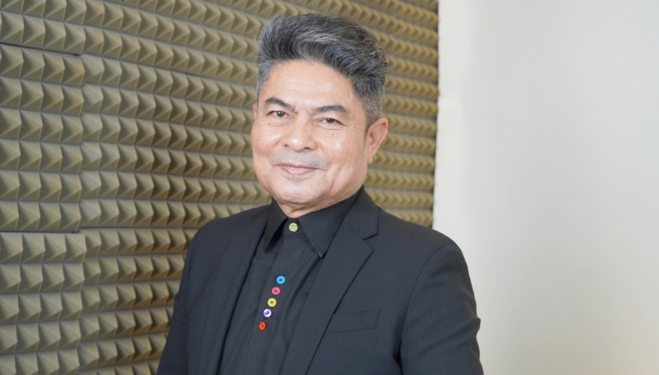 "เทพไท" จี้ สว.ตอบปมฮั้ว-บล็อกโหวตก่อนถกคอร์รัปชัน