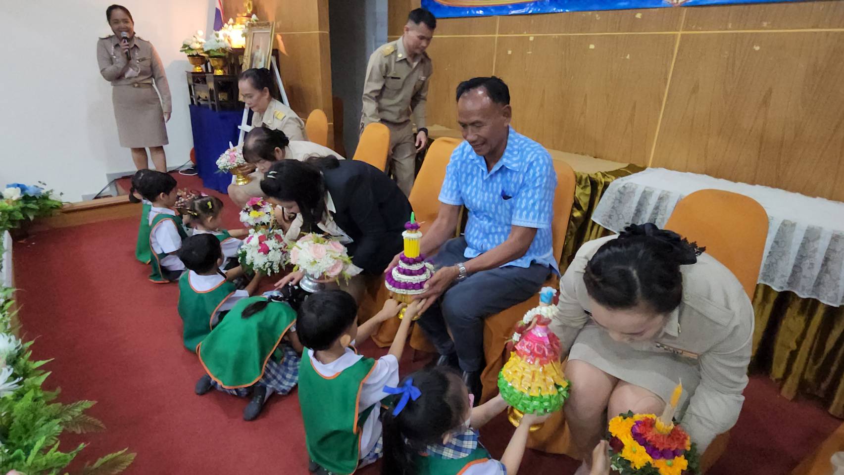 ทต.ทับมา จัดกิจกรรมไหว้ครู มอบเกียรติบัตรครูดีในดวงใจ-ครูผู้ประพฤติตนเป็นแบบอย่างที่ดี