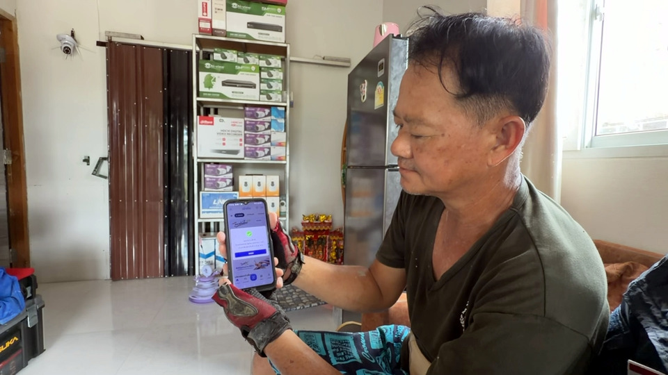 โคราชคึกคัก! แห่ซื้อมือถือใหม่รับ "ไทยช่วยไทยพลัส" เครื่องเก่าไม่รองรับแอปเป๋าตัง