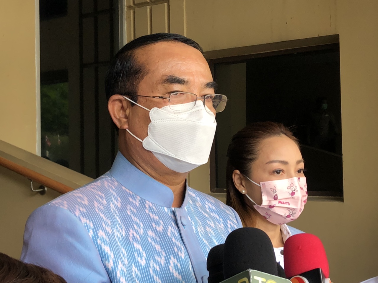 “ชินวรณ์” โต้นักวิชาการ ติงกมธ.แก้กม.ลูก สร้างปัญหาการเมือง บอกมีทางออกเสมอ เตือนอย่าก้าวล่วงอำนาจศาล