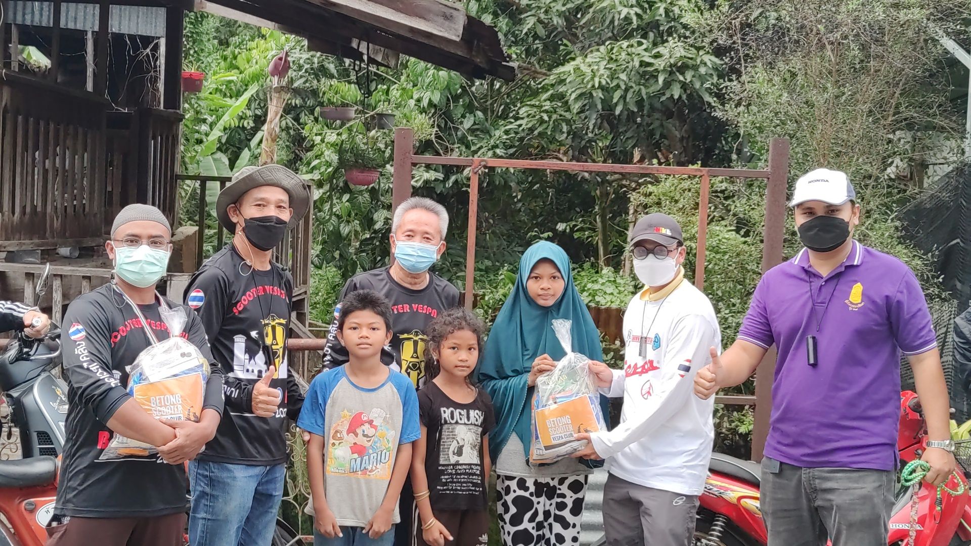 เบตงไม่ทิ้งกัน! กลุ่ม Betong Scooter Vespa Club แบ่งปันธารน้ำใจในเดือนรอมฎอน 