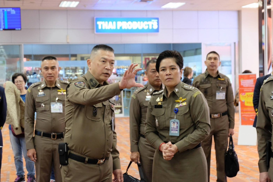 ตม. เว้นปรับ overstay ช่วยต่างชาติติดน้ำท่วมใต้ 8 จังหวัด  