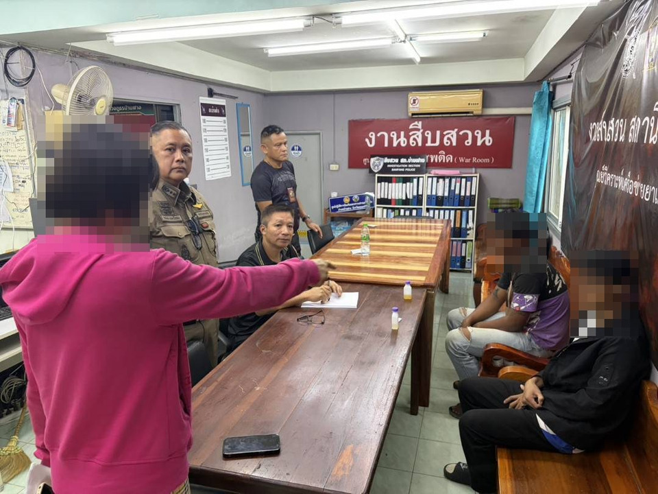 เปิดวงจรปิดนาทีระทึก! 2 หนุ่มฉุดหญิงเข้าห้องน้ำสาธารณะ โชคดีตำรวจช่วยทัน ก่อนโป๊ะแตกคนร้ายตีเนียนแจ้งความ