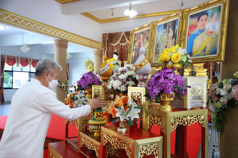 รองผู้ว่าฯสุราษฎร์ธานี นำ ขรก.-พุทธศาสนิกชน ร่วมเจริญพระพุทธมนต์เฉลิมพระเกียรติฯ