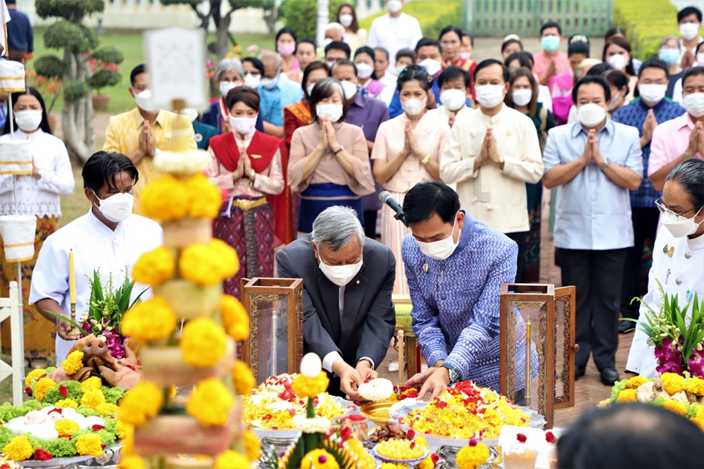 ผู้ว่าฯอยุธยา นำบวงสรวงและเจริญพระพุทธมนต์ถวายราชสักการะ เนื่องในวันคล้ายวันสิ้นพระชนม์ "สมเด็จพระสุริโยทัย" ครบ 475 ปี