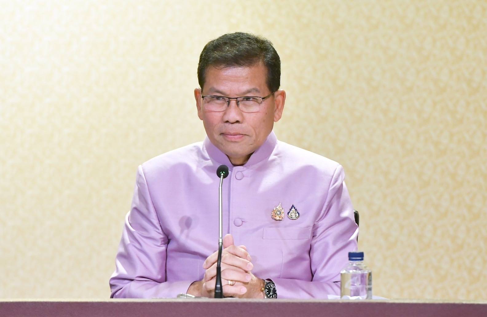 “คารม“ เห็นใจ 44  สส. อดีตพรรคก้าวไกล  ที่ถูก ป.ป.ช. เรียกให้ไปรับทราบข้อกล่าวหา   กรณีร่วมลงชื่อแก้ไขมาตรา 112 