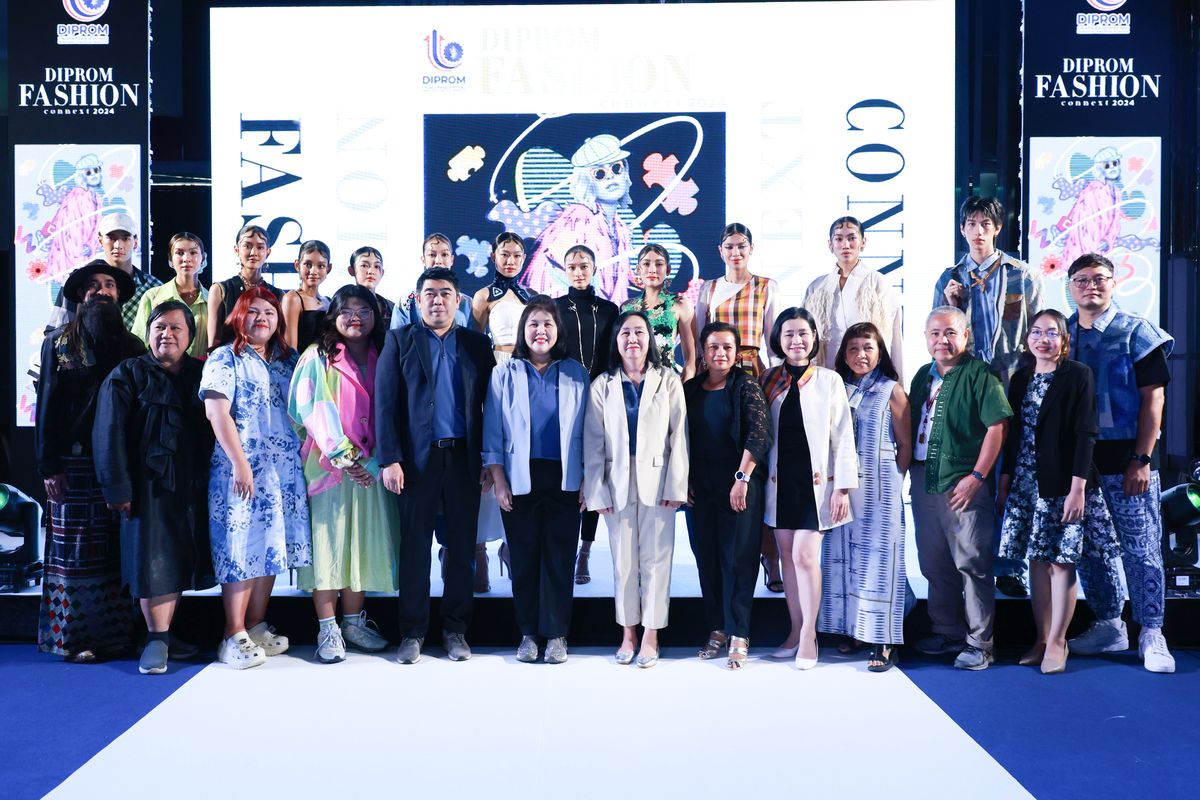 “ดีพร้อม” ขานรับนโยบาย “เอกนัฏ” หนุนซอฟต์พาวเวอร์ เชื่อมโยงอัตลักษณ์แฟชั่นไทย เสริมแกร่งศักยภาพผู้ประกอบการไทยสู่ระดับสากล 