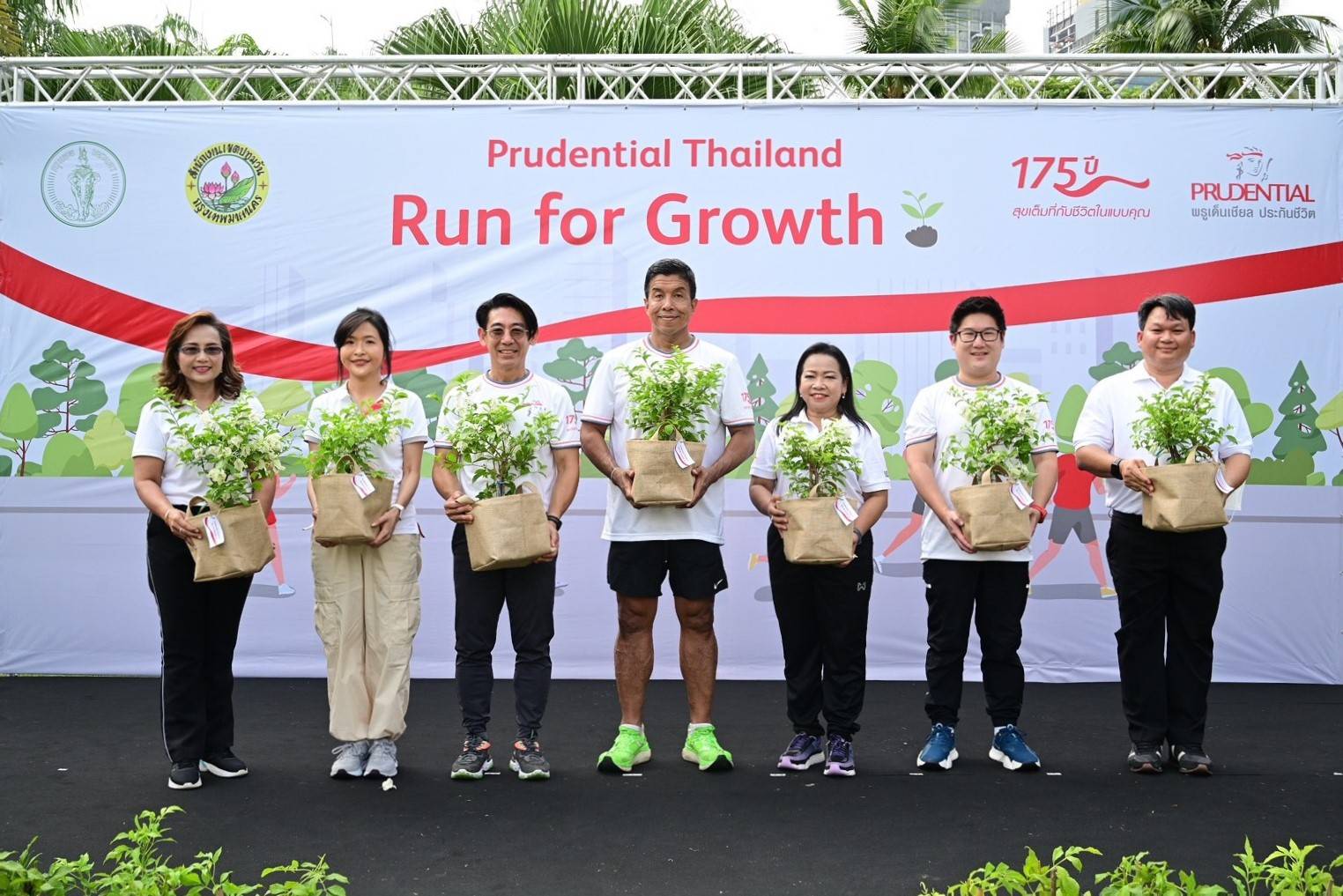 พรูเด็นเชียล ประเทศไทย ร่วมกับ กรุงเทพมหานคร 9จัดกิจกรรมวิ่ง-เดิน "Prudential Thailand Run for Growth" พร้อมมอบกล้าต้นไม้ ร่วมสร้างกรุงเทพฯเมืองสีเขียว