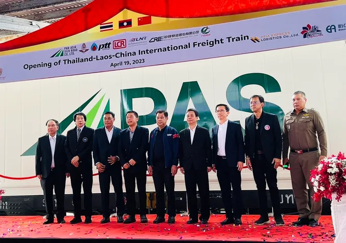 รถไฟฯ จับมือเอกชน เดินขบวนรถสินค้าคอนเทนเนอร์ขนส่งทุเรียน 600 ตัน ไทยไปจีน 