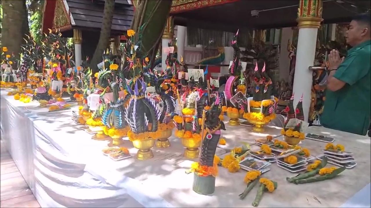 บุกพิสูจน์น้ำท่วมคำชะโนดสะพานเดินในเกาะผ่านไม่ได้ คอหวยห้ามพลาดส่องเลขเด็ดระดับน้ำท่วมคำชะโนด