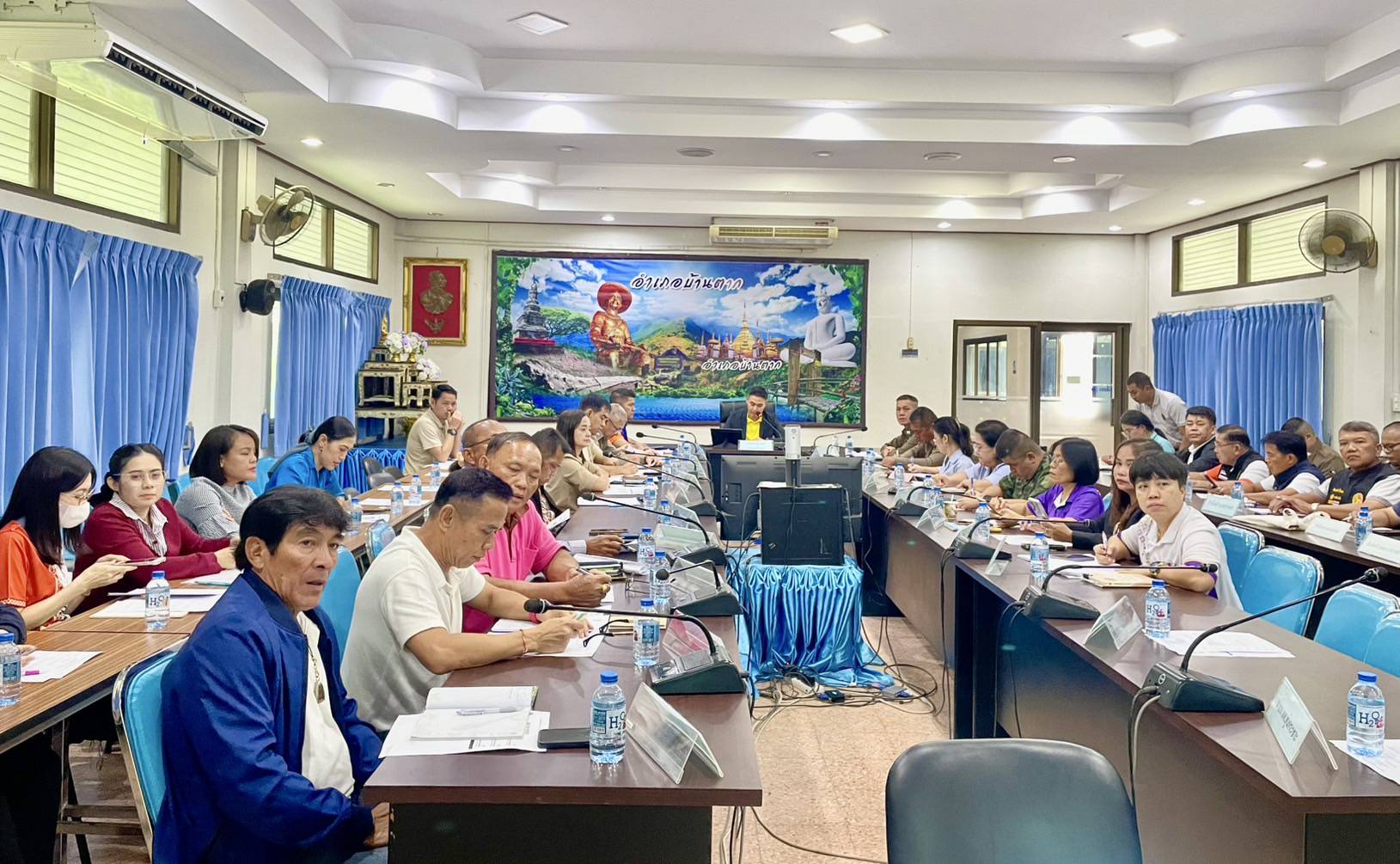 นายอำเภอบ้านตาก ประชุมศูนย์ปฏิบัติการป้องกันและปราบปรามยาเสพติด
