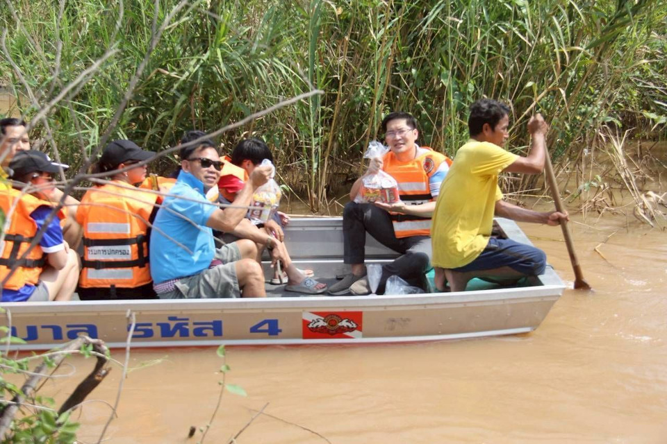 “พี่เต้”เสนอสร้างเขื่อนป้องกันน้ำท่วม บริเวณแม่น้ำเจ้าพระยา รอยต่อ อ.บางบาล จ.พระนครศรีอยุธยา และ อ.ป่าโมก จ.อ่างทอง 